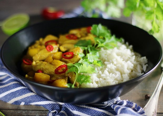 Fotografia przedstawiająca Curry indyjskie z mango