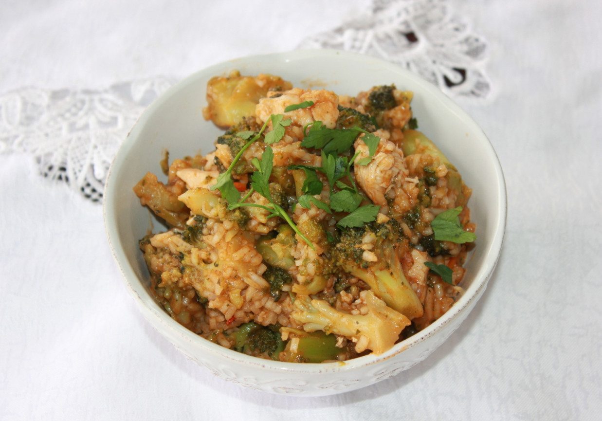 Curry z brokuła i kurczaka  foto