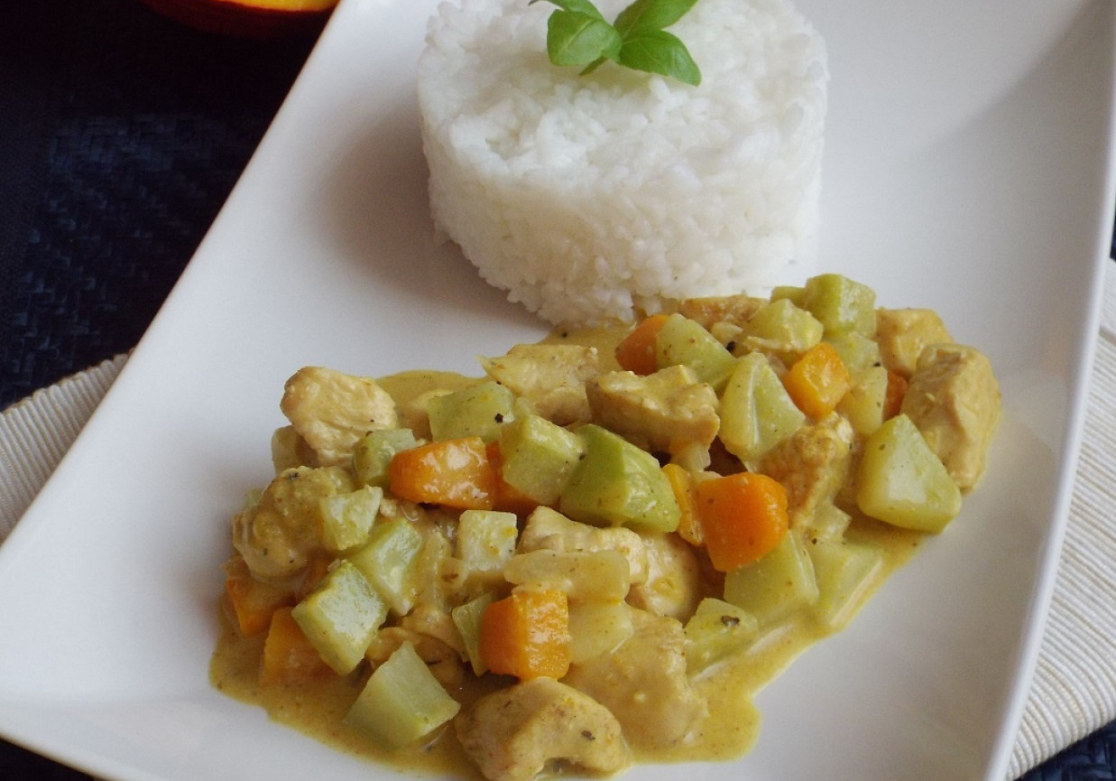 Curry z dynią i łodygą brokuła foto