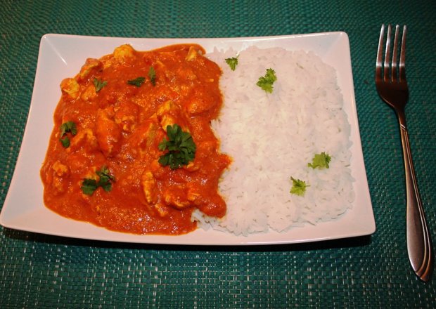 Fotografia przedstawiająca Curry z ryżem basmati