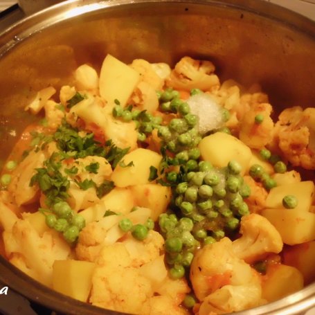 Krok 5 - Curry z ziemniaków i kalafiora foto