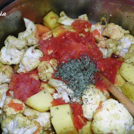 Krok 4 - Curry z ziemniaków i kalafiora foto
