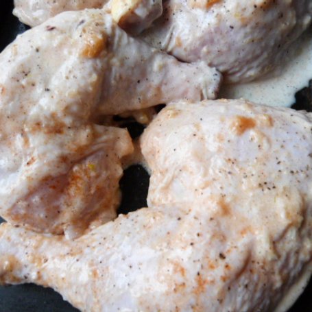 Krok 4 - Ćwiartki z kurczaka w maślance foto