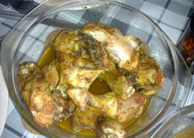 Fotografia przedstawiająca Ćwiartki z kurczaka w rozmarynie
