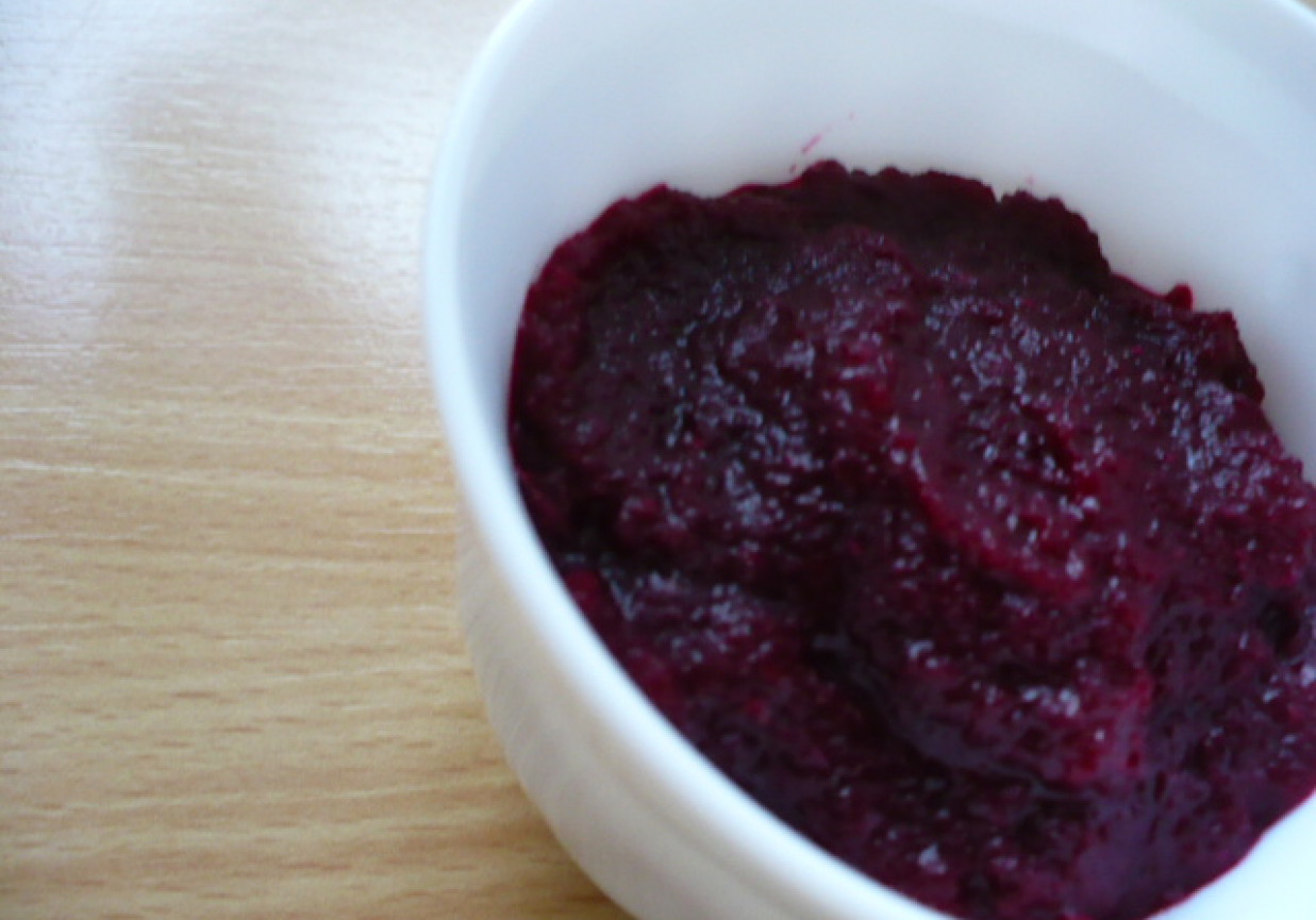 Ćwikła z chrzanem, jabłkiem i winem foto