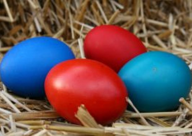 Cykl Wielkanocny: Barwienie jajek naturalnymi składnikami foto