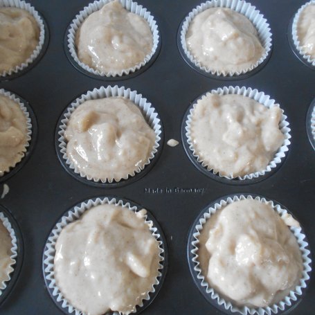 Krok 4 - Cynamonowe muffinki z gruszkami foto