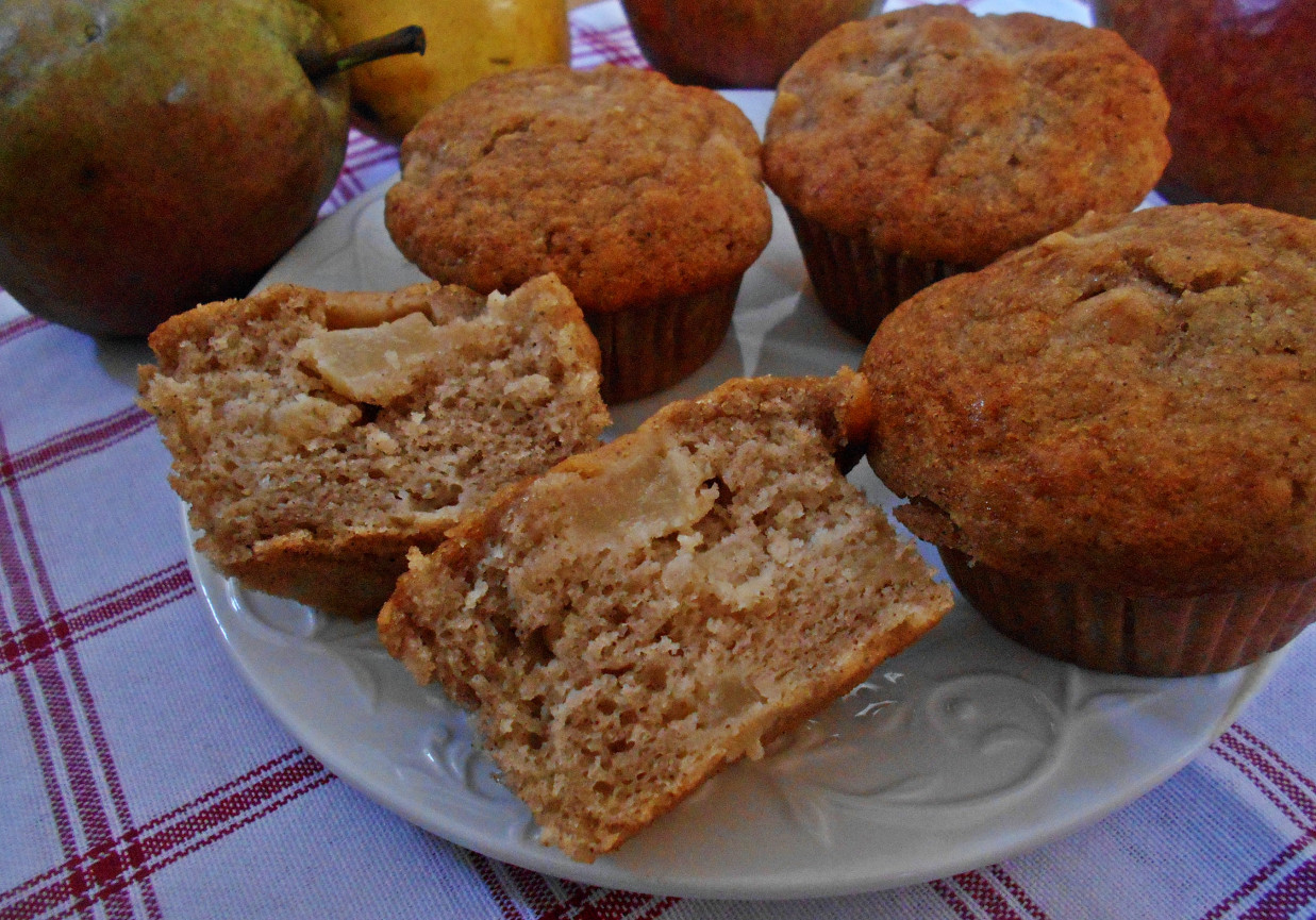 Cynamonowe muffinki z gruszkami foto