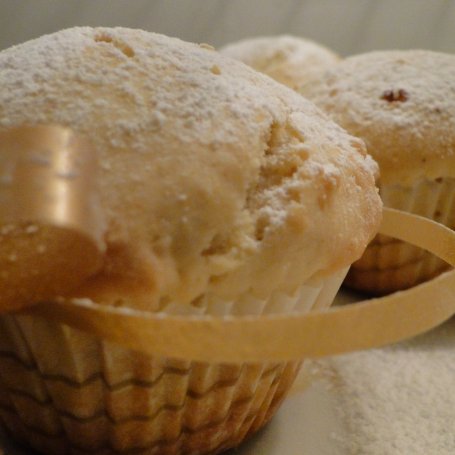 Krok 8 - Cynamonowe muffiny z białym serem i rodzynkami foto