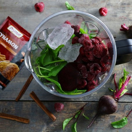 Krok 2 - Cynamonowe smoothie z burakiem i szpinakiem foto