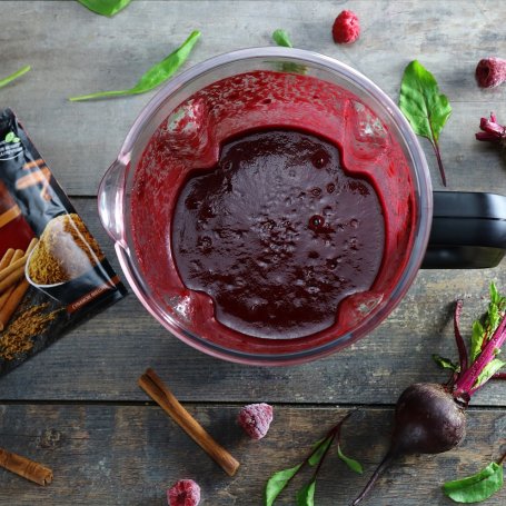 Krok 3 - Cynamonowe smoothie z burakiem i szpinakiem foto