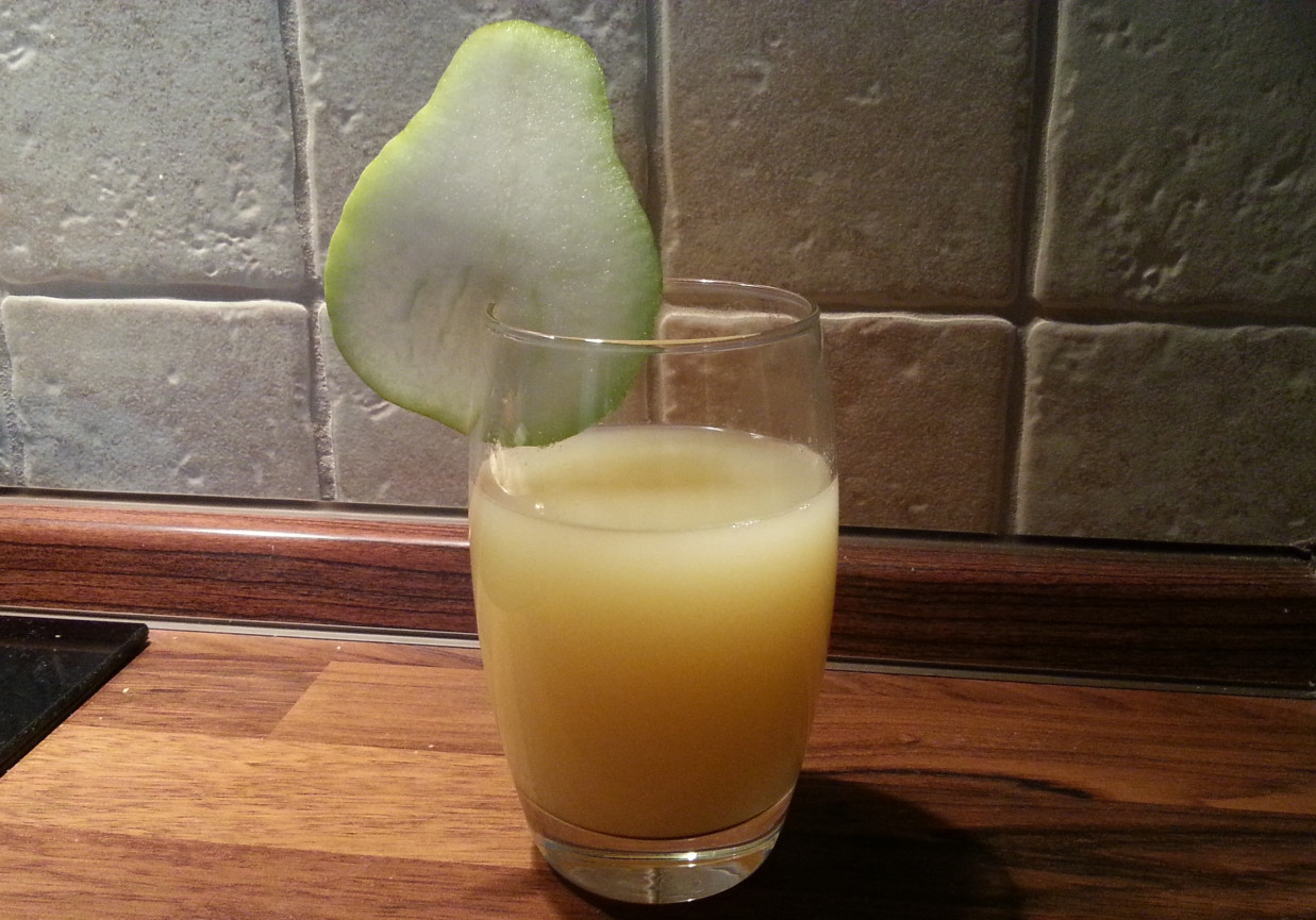 Cytrusowy sok z gruszką i ananasem foto