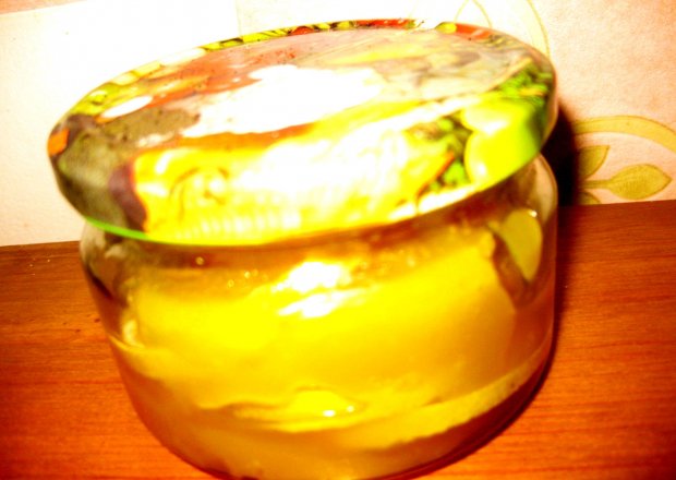 Fotografia przedstawiająca Cytryna z miodem do herbaty