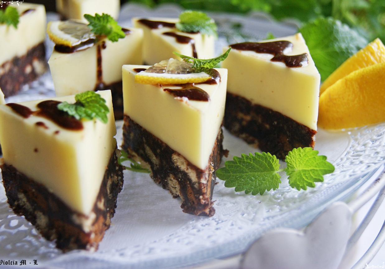 Cytrynkowiec na chrupiącym spodzie - bez pieczenia foto