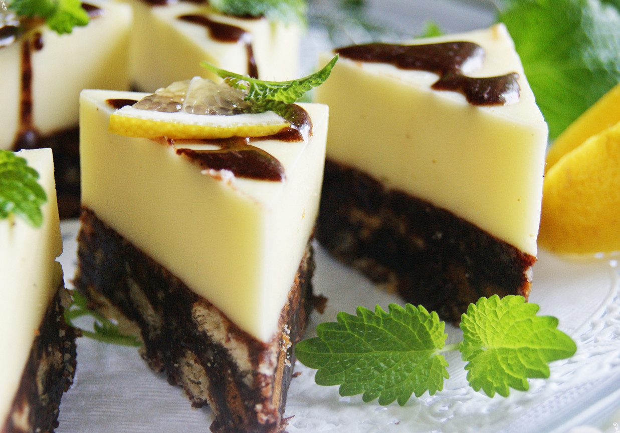 Cytrynkowiec na chrupiącym spodzie - bez pieczenia foto