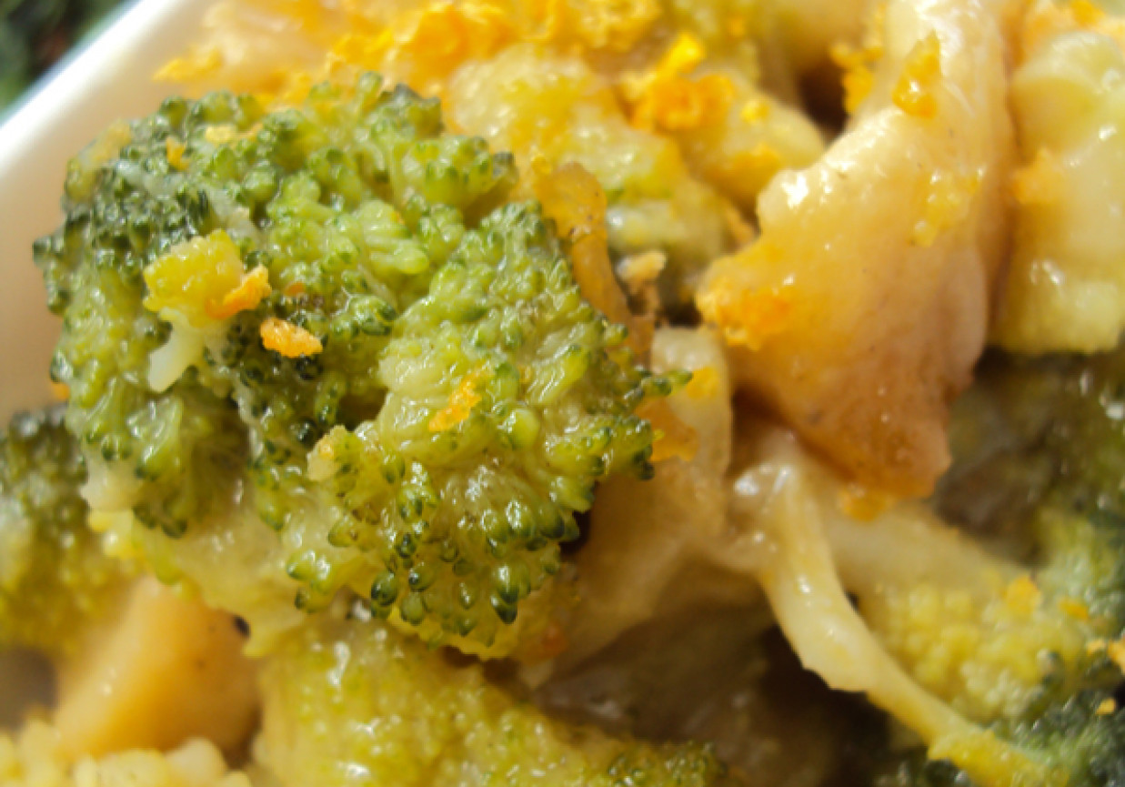 Cytrynowa pierś z kurczaka z brokułami foto