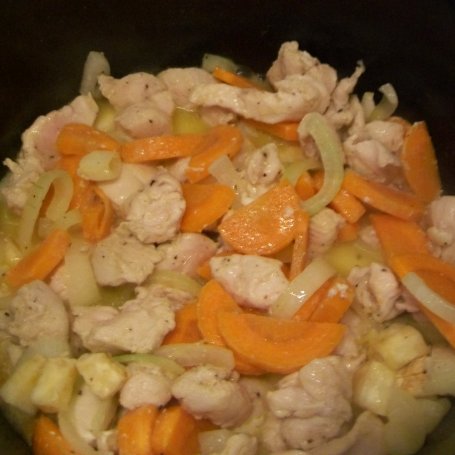 Krok 1 - Cytrynowa zupa z kurczakiem i makaronem foto