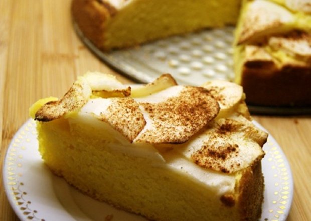 Fotografia przedstawiająca Cytrynowe ciasto z jabłkami