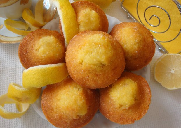 Fotografia przedstawiająca Cytrynowe muffinki (12 sztuk)