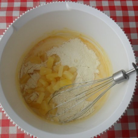 Krok 2 - Cytrynowe muffiny z ananasami foto
