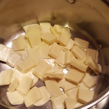 Krok 2 - Cytrynowe trufelki z mascarpone i białą czekoladą foto