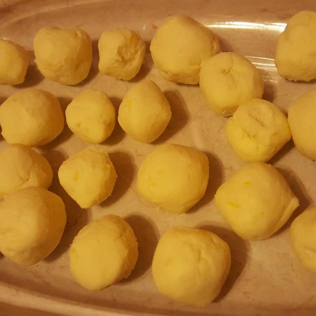 Krok 4 - Cytrynowe trufelki z mascarpone i białą czekoladą foto