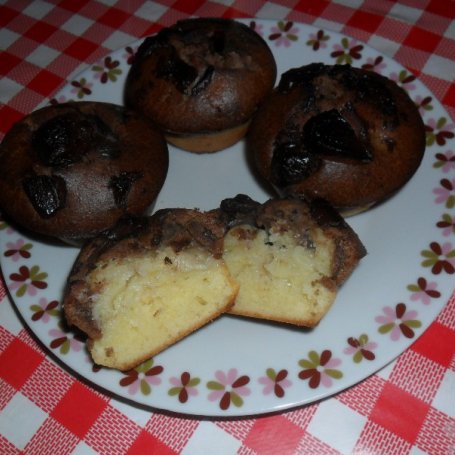 Krok 4 - Cytrynowo czekoladowe muffiny z bananami foto