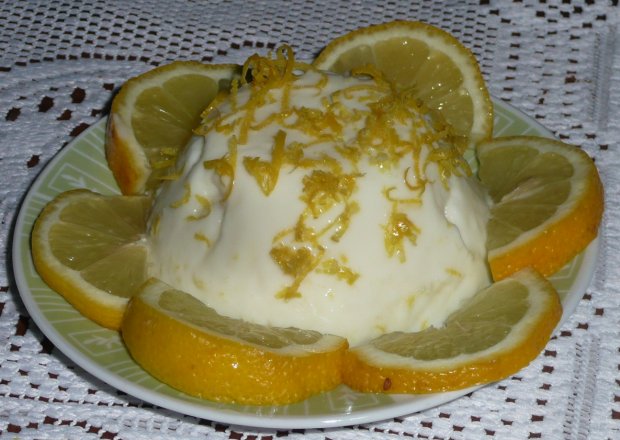 Fotografia przedstawiająca Cytrynowy deser