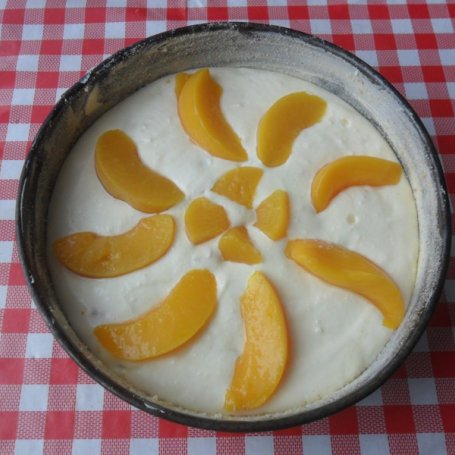 Krok 3 - Cytrynowy sernik z brzoskwiniami foto