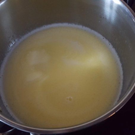 Krok 3 - Czarniak z sałatką z kiszonych buraków i purée z ziemniaka foto