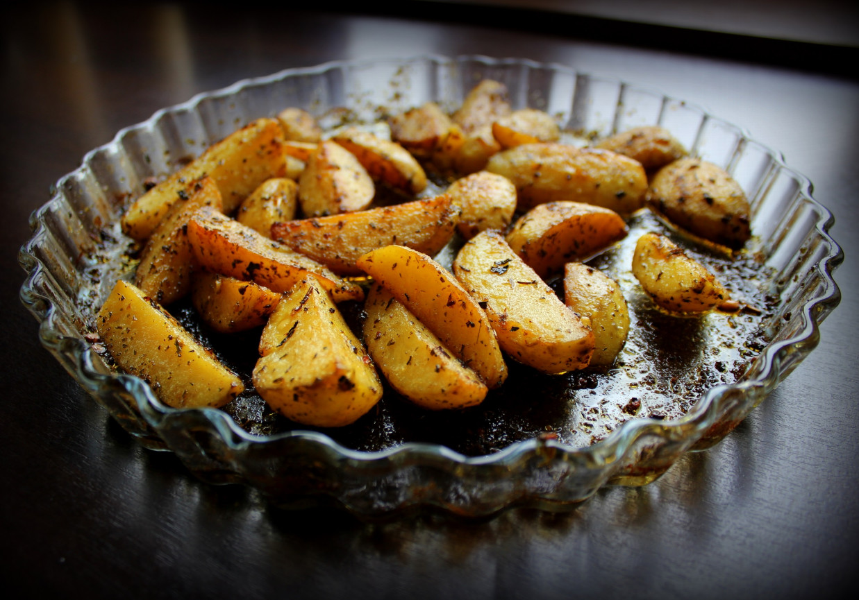 Cząstki ziemniaków we włoskim pesto foto