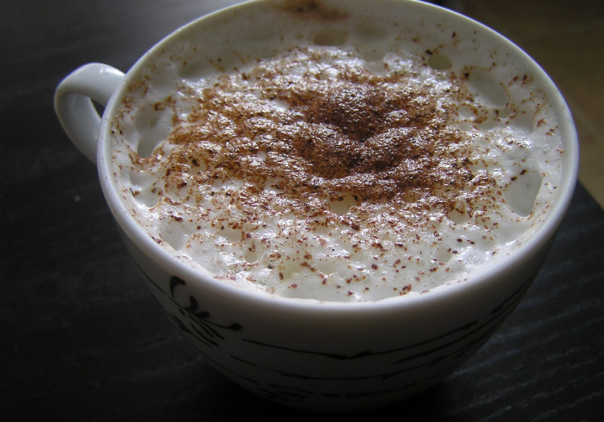 Czekoladowa kawa Bernadetty z mleczną pianką foto