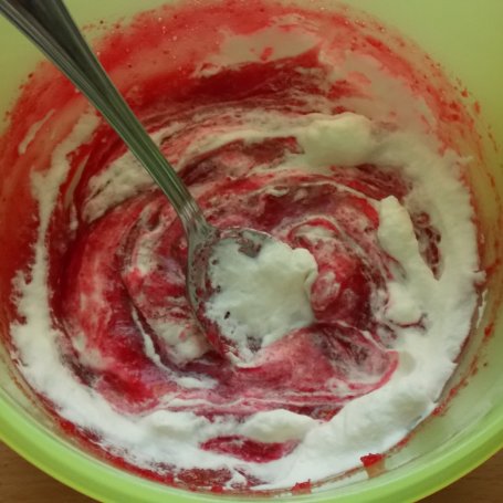 Krok 5 - Czekoladowa tarta z żurawiną foto