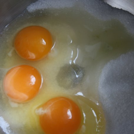 Krok 1 - Czekoladowe ciasto z bananem i bazylią foto