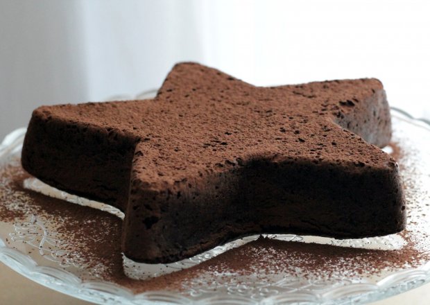 Fotografia przedstawiająca Czekoladowe ciasto z ciecierzycy. Bez mąki.