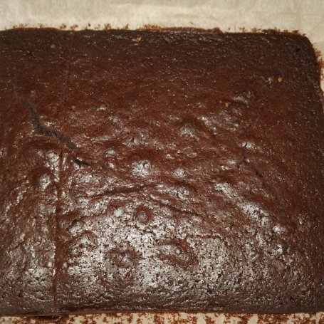 Krok 4 - Czekoladowe ciasto z napojem typu cola foto