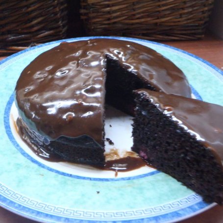 Krok 6 - Czekoladowe ciasto z wiśniami foto