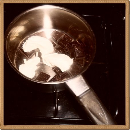 Krok 1 - czekoladowe fondue w romantycznym klimacie foto