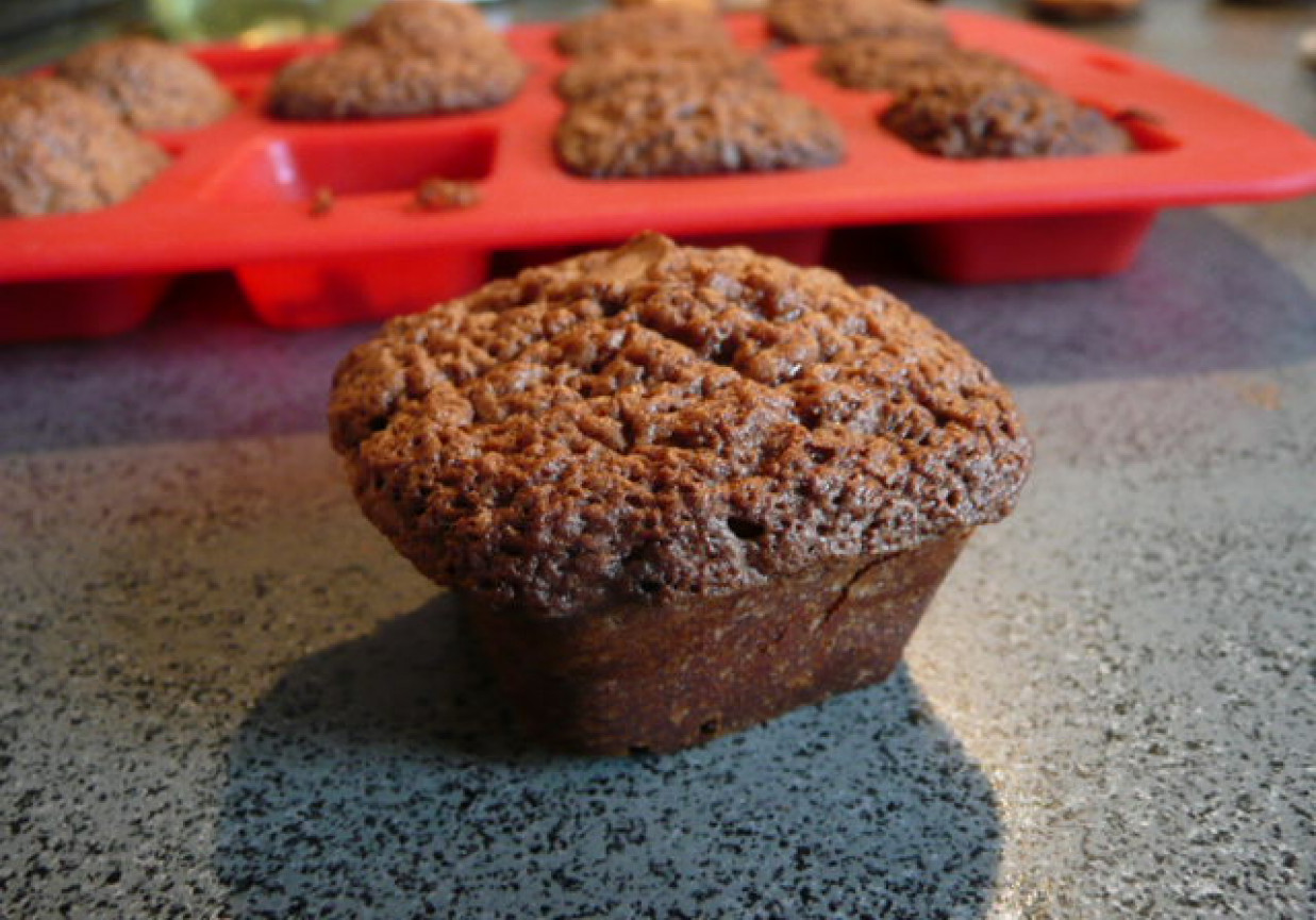 Czekoladowe mini muffiny z nutellą foto
