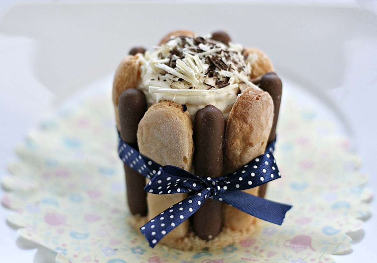 Czekoladowe mini torciki Charlotte foto