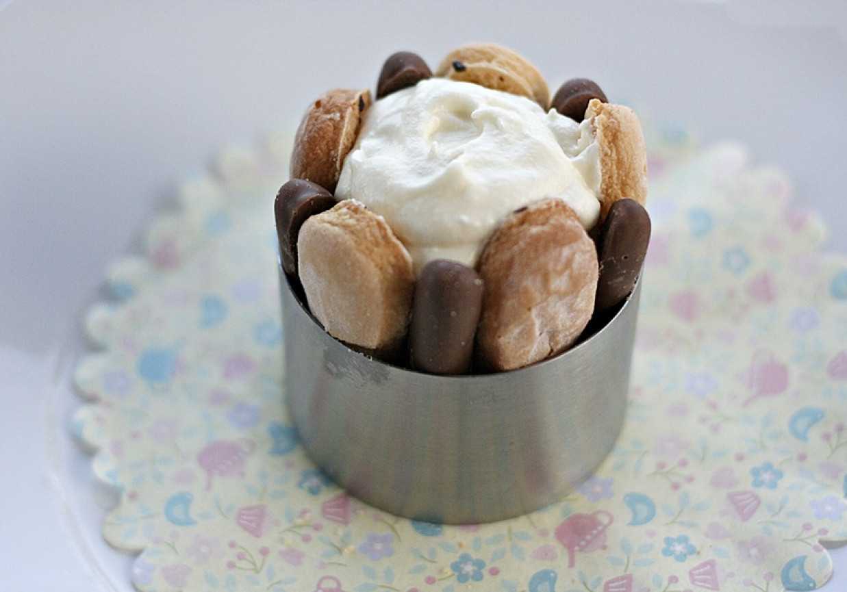 Czekoladowe mini torciki Charlotte foto