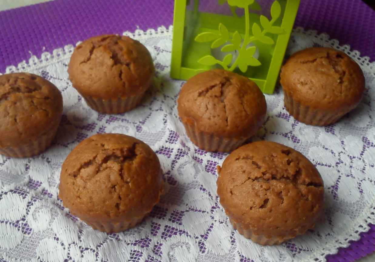 czekoladowe muffinki z bananami foto