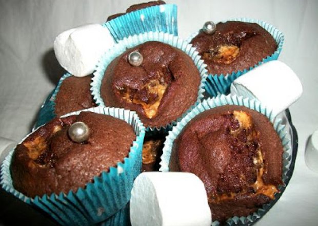 Fotografia przedstawiająca Czekoladowe muffinki z Marshmallows