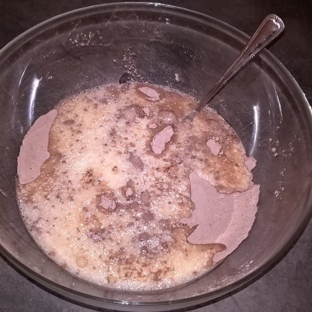 Krok 4 - Czekoladowe muffinki z posypką foto