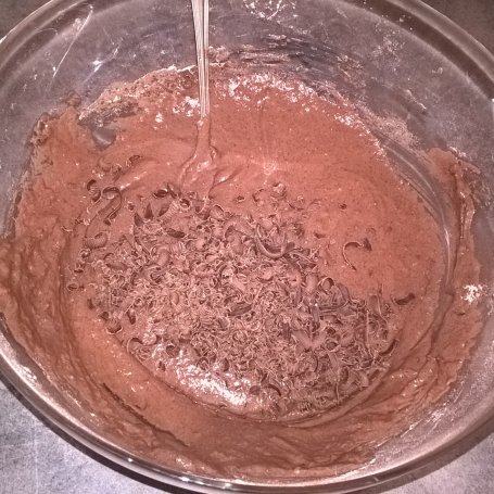 Krok 5 - Czekoladowe muffinki z posypką foto