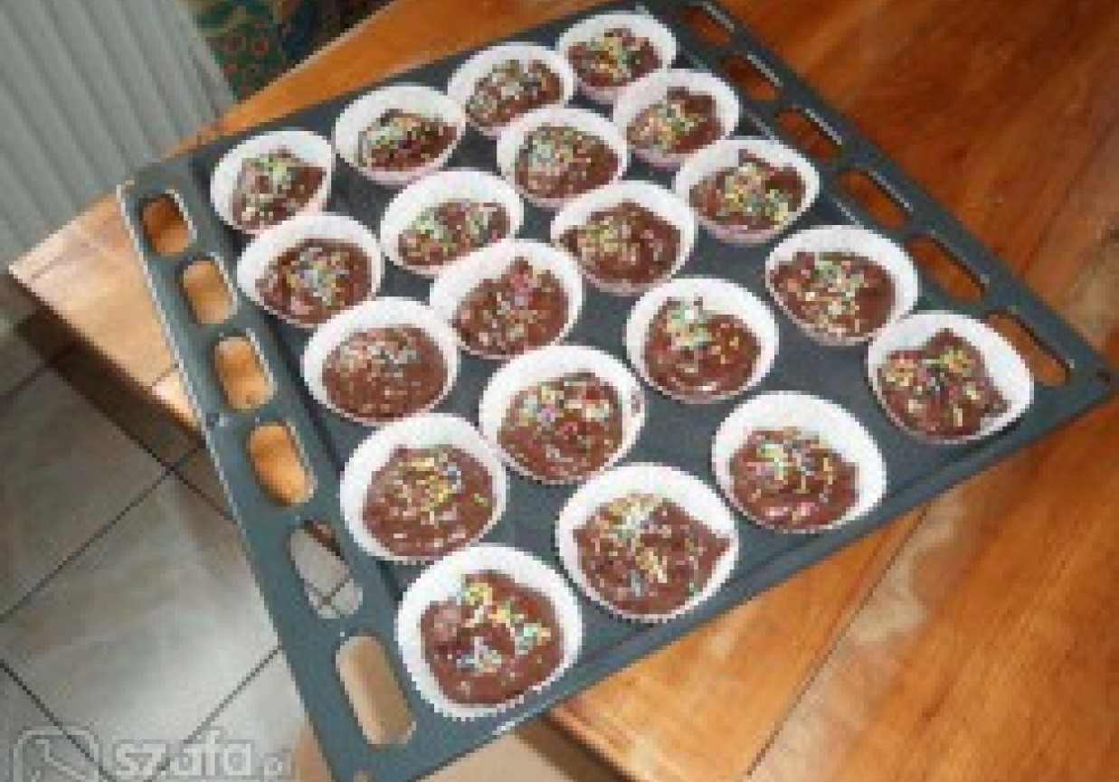 czekoladowe muffinki foto