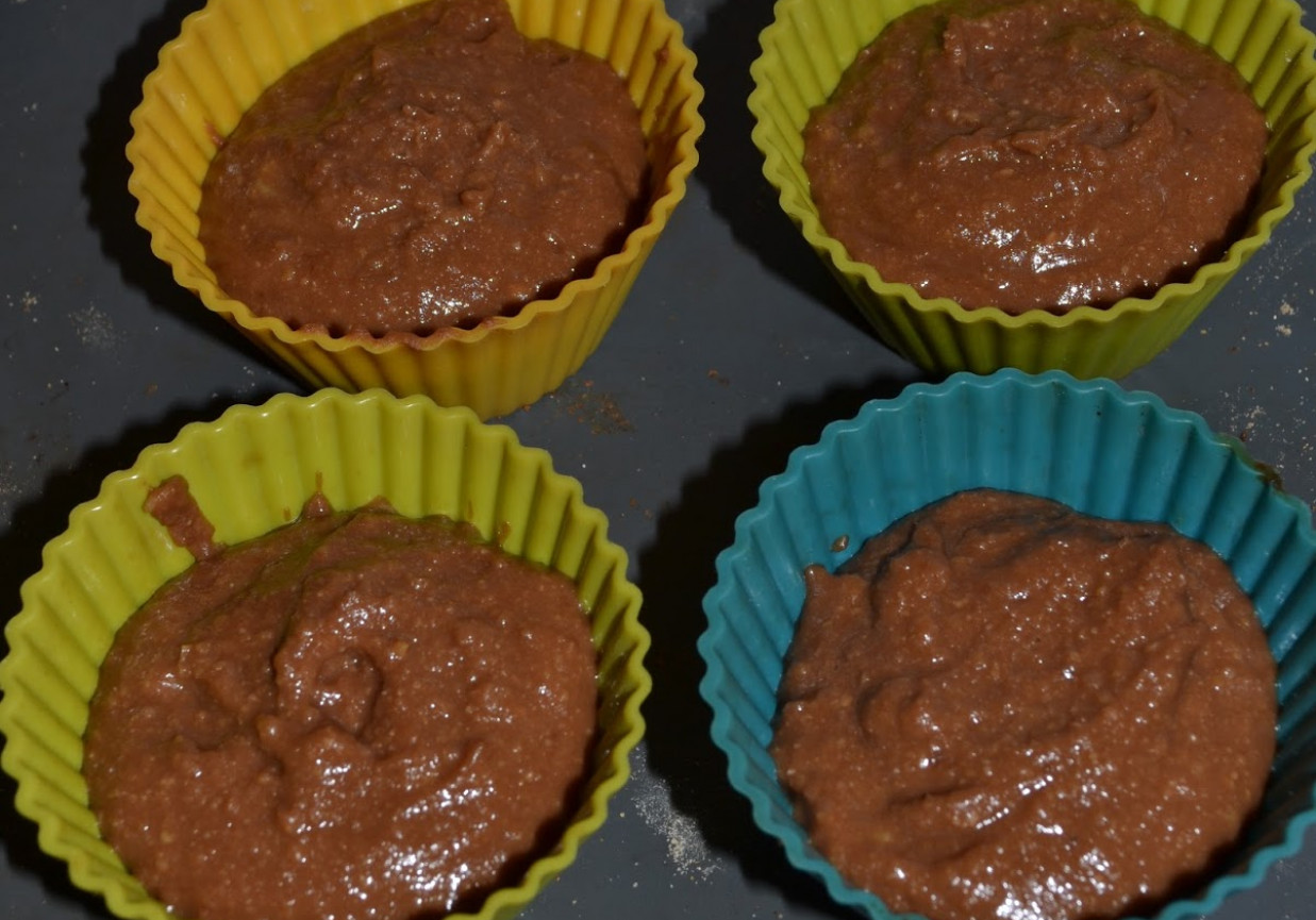 Czekoladowe muffiny z ciecierzycy (bezglutenowe, bez tłuszczu, bez mąki) foto
