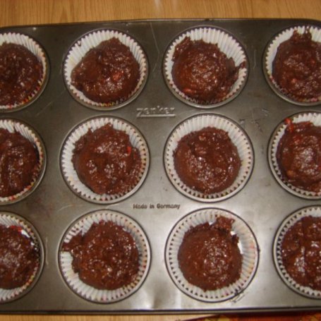 Krok 2 - Czekoladowe muffiny z ziemniakami foto
