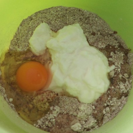 Krok 3 - Czekoladowe pancakes orkiszowe z frużeliną truskawkową foto