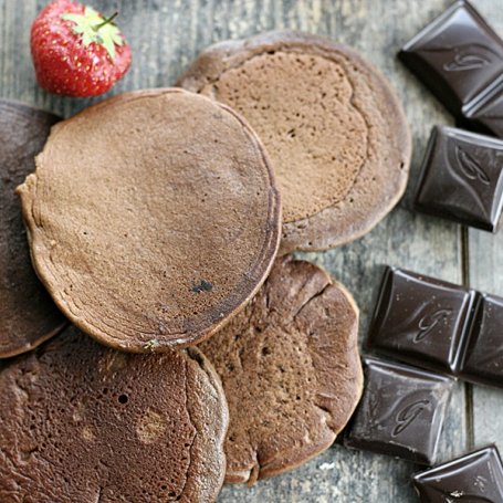 Krok 1 - Czekoladowe pancakes z truskawkami foto